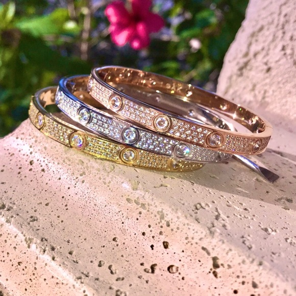 Men Iced Out Diamond 18k Screw On Bangle Bracelet - Picture 7 of 8